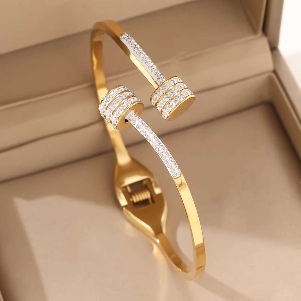 Stainless Bracelet Titanium Steel Gold Plated Fashion European American Style Nail 1 Design Non Fading for Daily Wear Gift High Quality Texture