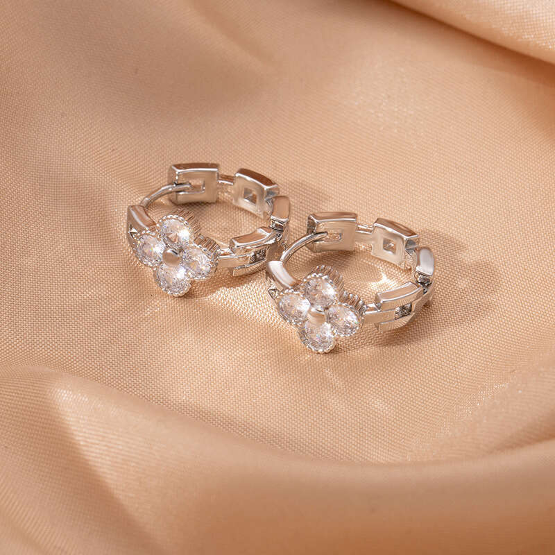 Four-leaf Clover Zirconia Korean Sweet Fresh Floral Earrings With Light Luxury And High-end