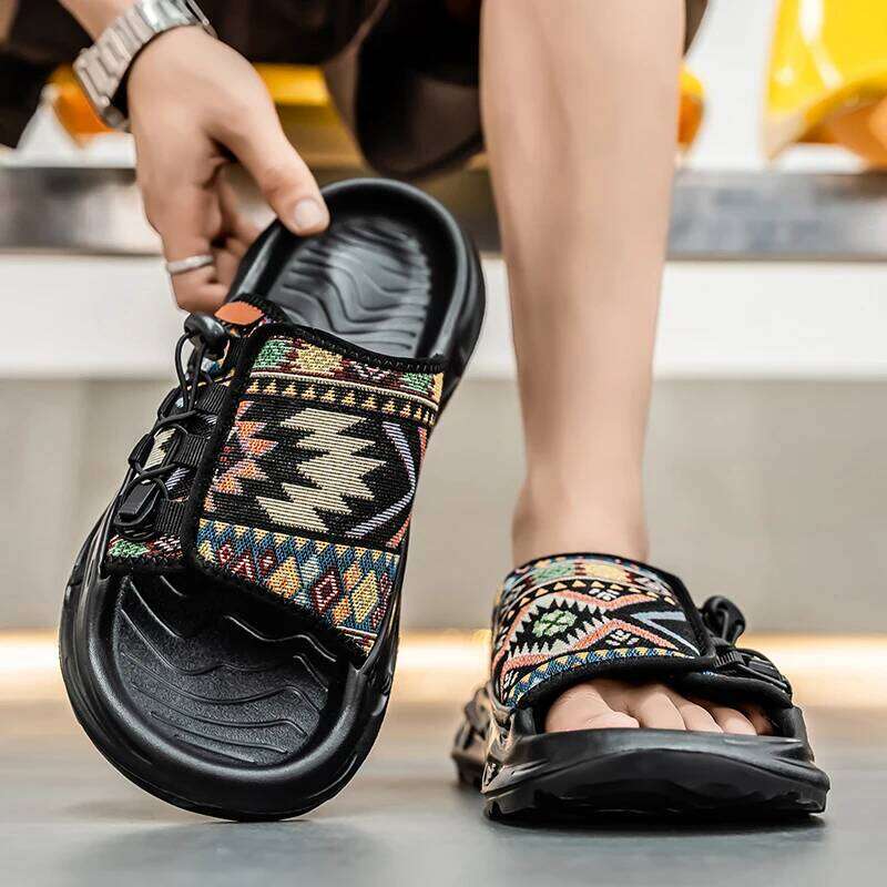 Men's high-quality casual slippers summer new breathable outdoor soft-sole non-slip beach shoes fashion youth Joker tide sandals