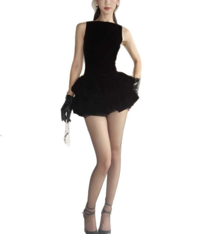 2026 autumn niche designer fashion goddess sexy slim fit sleeveless fluffy velvet mini skirt