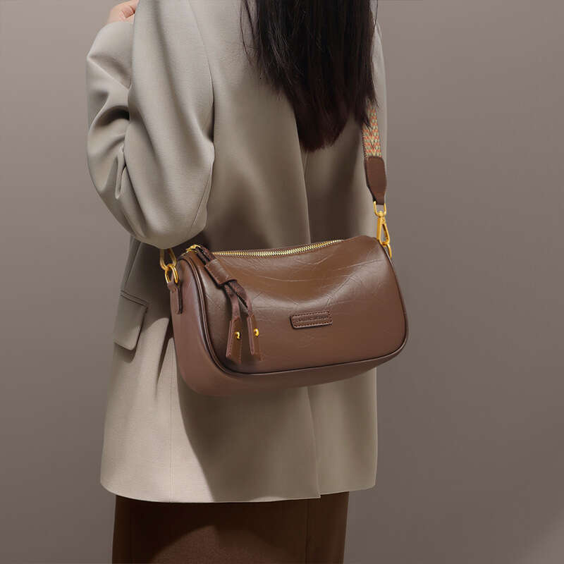 Luxury Shoulder Bags Totes Hobo Women S Crossbody New Autumn And Winter Genuine Leather Women Commuter Bag High End Exquisite Shoulder Pillow SENYY