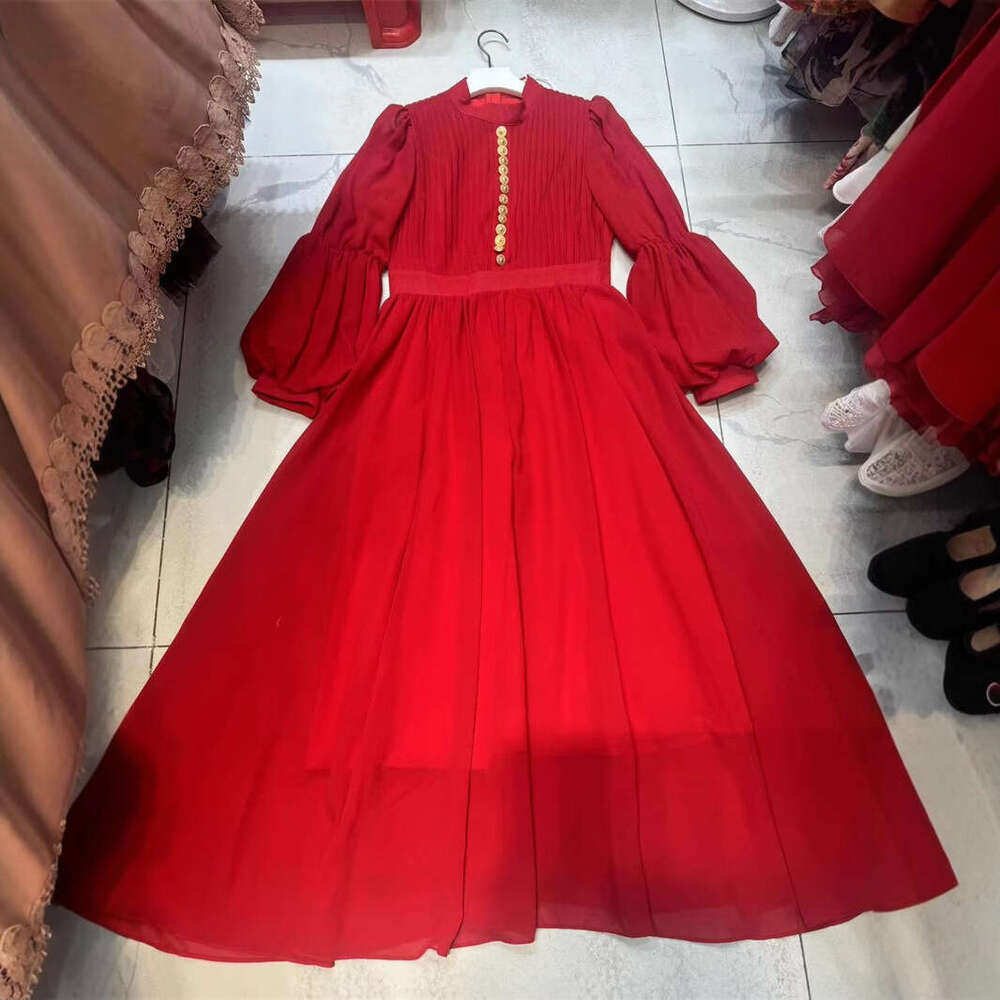 2026 Spring/Summer New Women's Noble Metal Button Lantern Sleeve Silk Elegant Long Dress Dress