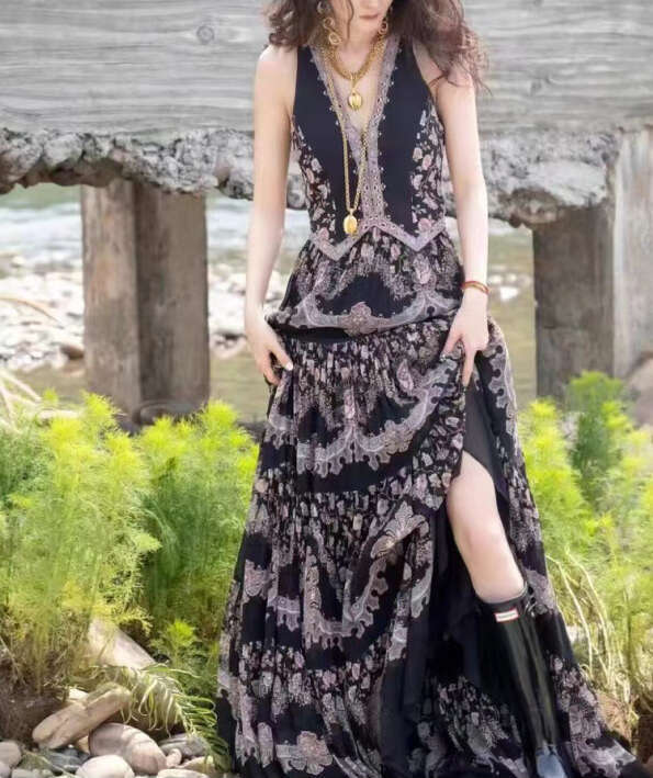 2026 Summer Style Designer Bohemian Vacation Style Elegant Sleeveless Vacation Long Skirt