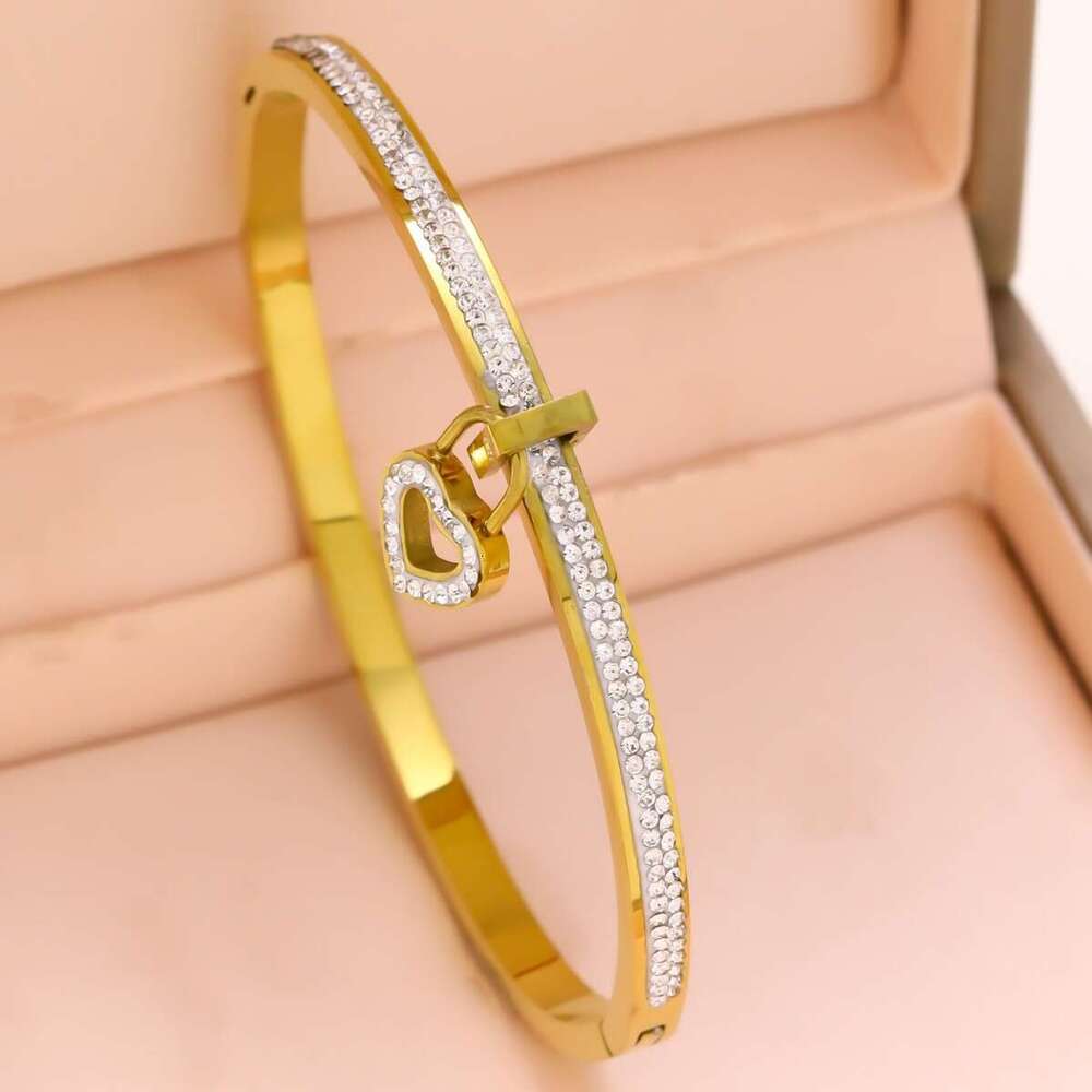 Stainless Bracelet Titanium Steel Gold Plated Fashion European American Style Nail 1 Design Non Fading for Daily Wear Gift High Quality Texture