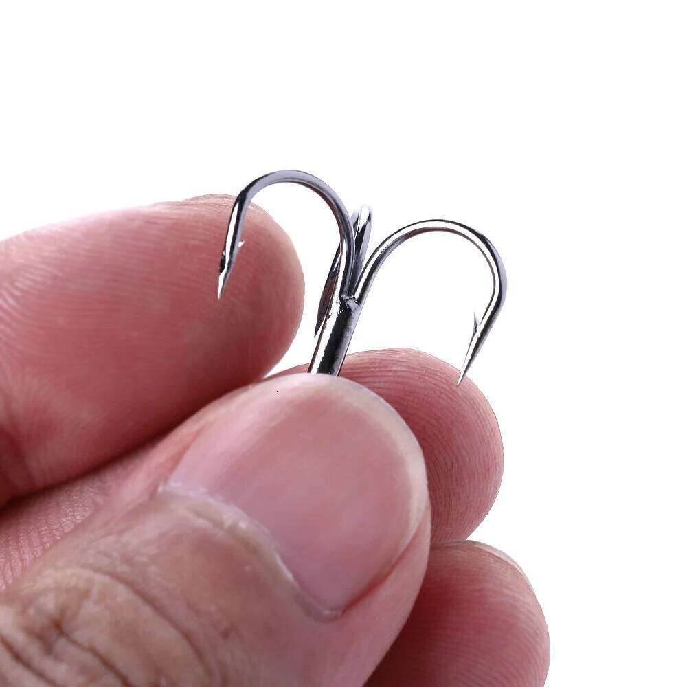 50pcs/lot Sharp Overturned High Carbon Steel Treble Barbed Round Bend For Bass Triple Hook Fishing Accessories Z260228