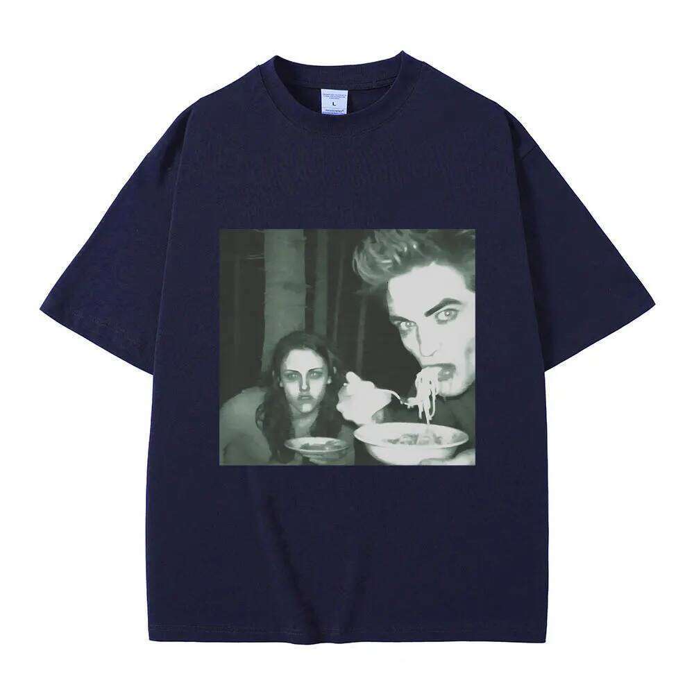 Funny Twilight Edward and Bella Eating Noodles in The Forest Tshirt Robert Pattinson Meme T-shirt Men Vintage Oversized T Shirts C260228 - view 5