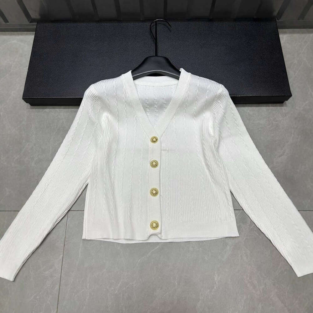 2026 autumn new women's candy A1 colored a1 woven knitted long sleeved single breasted V-neck cardigan loose and versatile top