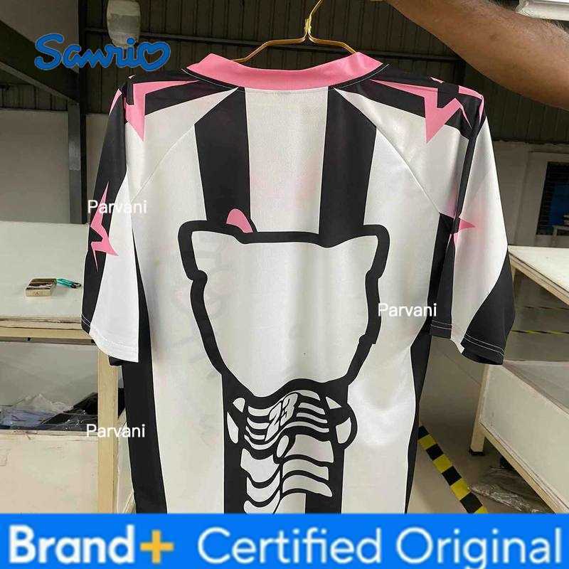 Sanrio New MINISO Hello Kitty Tshirt Cartoon Sportswear Kid Men V-neck Loose Casual Lightweight Breathable Women Streetwear Top H260228