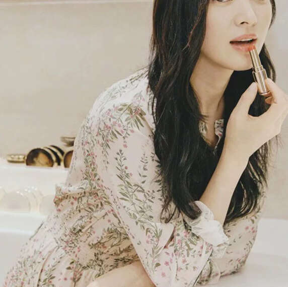 2026 autumn and winter celebrity style elegant, gentle, A1 and ladylike flower silk flowing long skirt, children's style