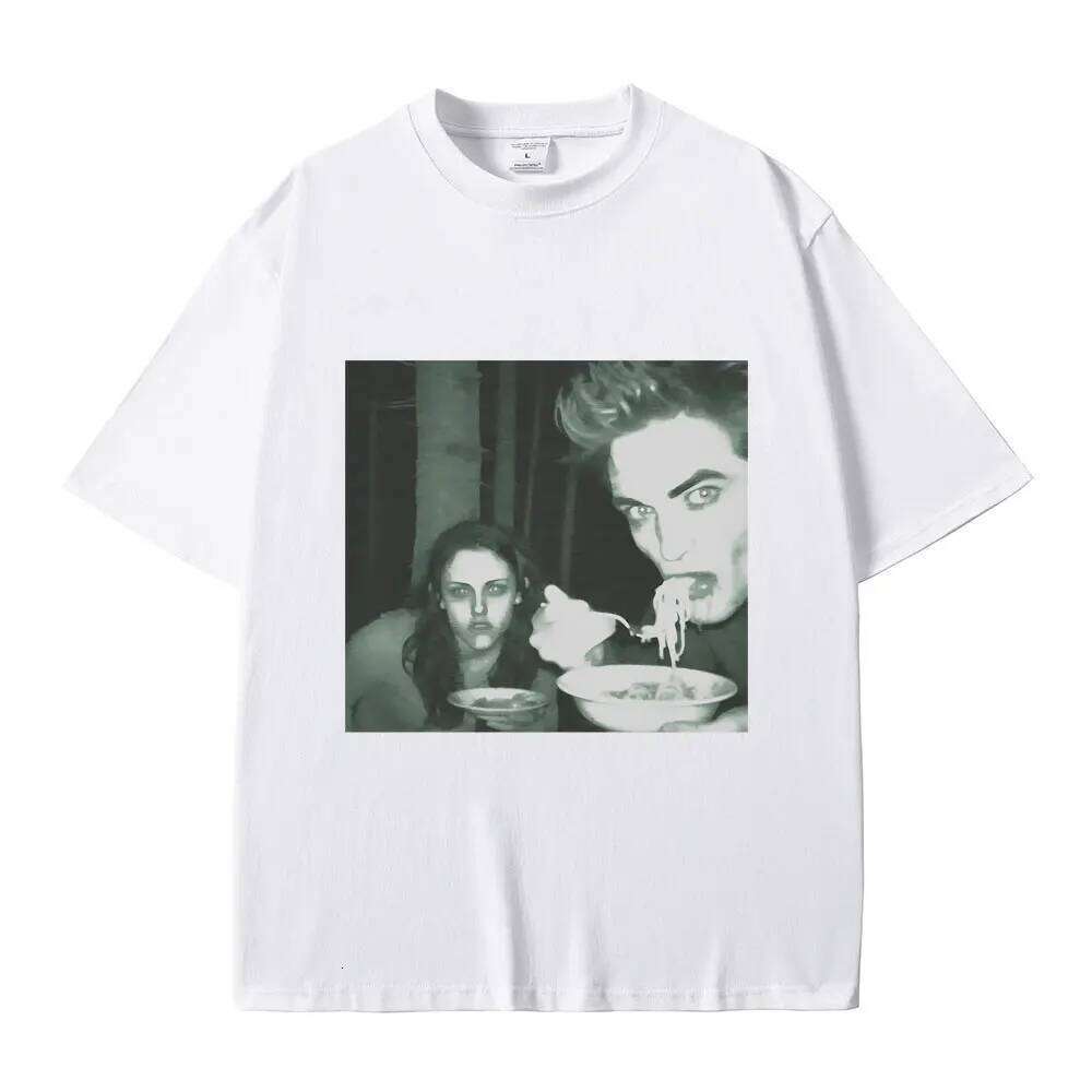 Funny Twilight Edward and Bella Eating Noodles in The Forest Tshirt Robert Pattinson Meme T-shirt Men Vintage Oversized T Shirts C260228 - view 3