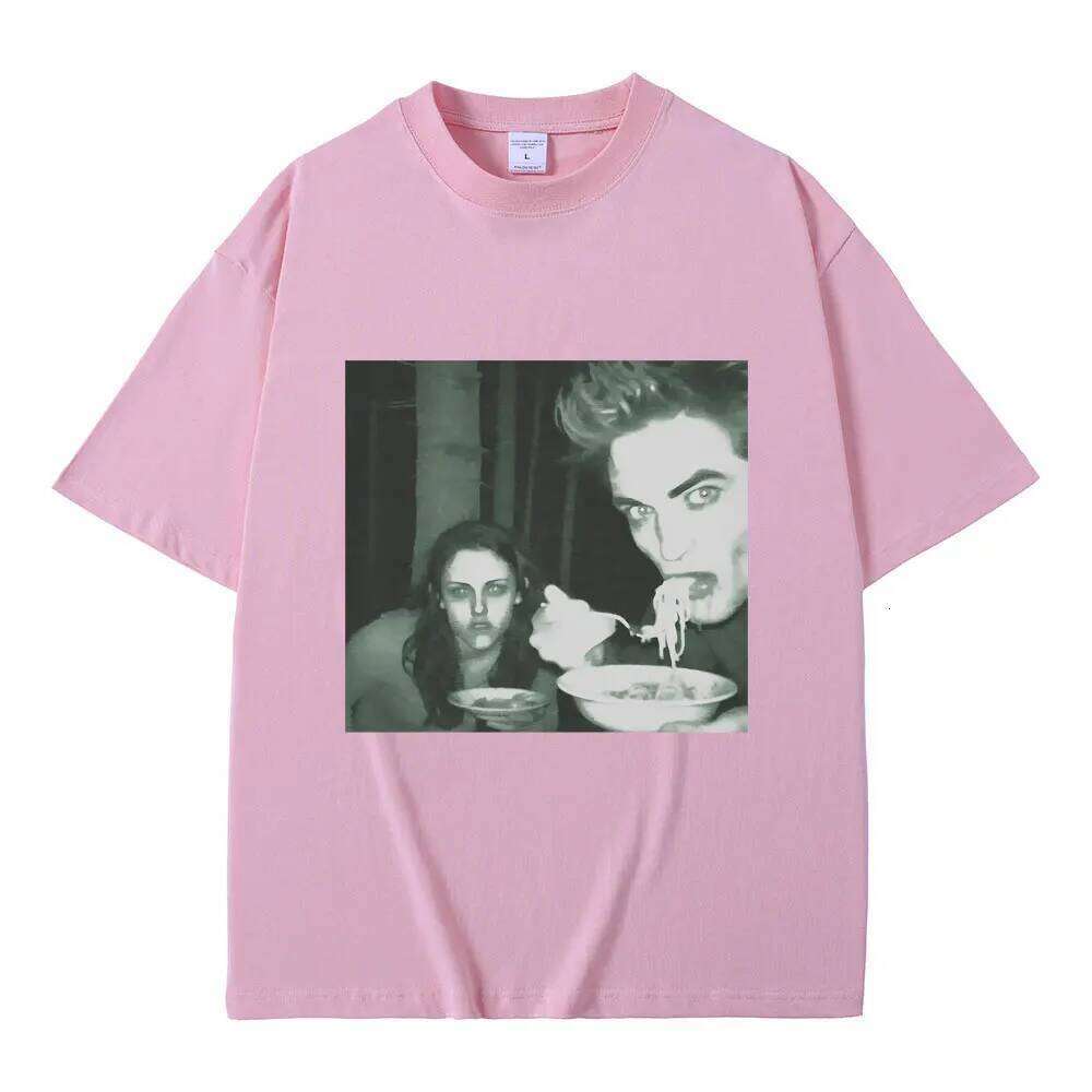 Funny Twilight Edward and Bella Eating Noodles in The Forest Tshirt Robert Pattinson Meme T-shirt Men Vintage Oversized T Shirts C260228 - view 7