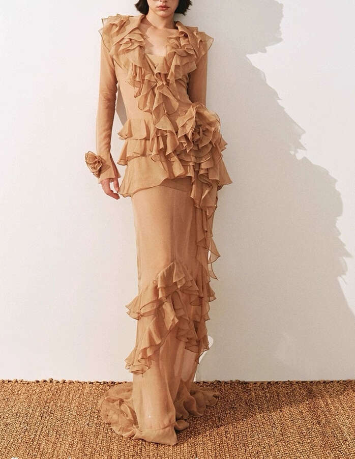 2026 autumn and winter niche design ruffled V-neck slim fit goddess like A1 eye-catching fairy like long skirt