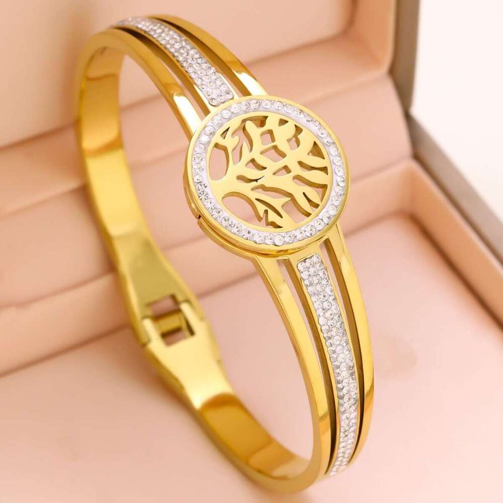 Stainless Bracelet Titanium Steel Gold Plated Fashion European American Style Nail 1 Design Non Fading for Daily Wear Gift High Quality Texture
