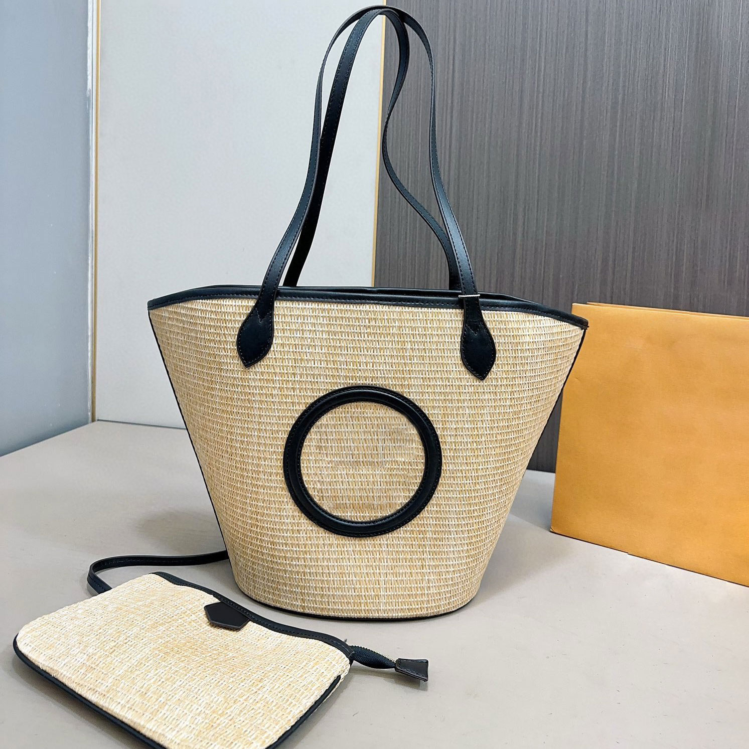 Designer Bags Straw Tote Bag Beach Bag Handwoven Raffia Bag with Leather Trim Bucket Bag Large Capacity Summer Beach Shoulder Bag Underarm Bag Weekend Getaway Bag