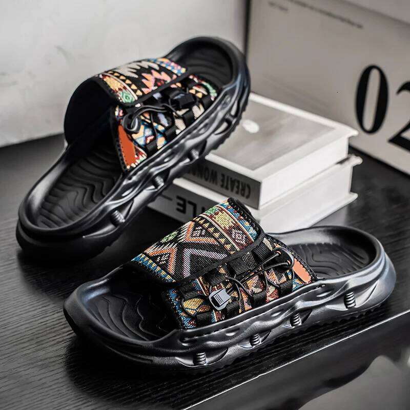 Men's high-quality casual slippers summer new breathable outdoor soft-sole non-slip beach shoes fashion youth Joker tide sandals