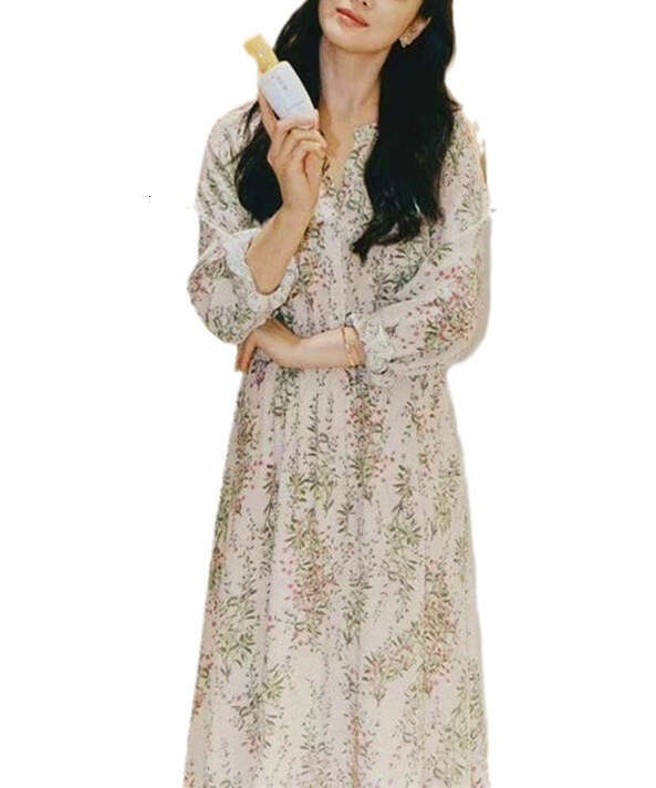 2026 autumn and winter celebrity style elegant, gentle, A1 and ladylike flower silk flowing long skirt, children's style