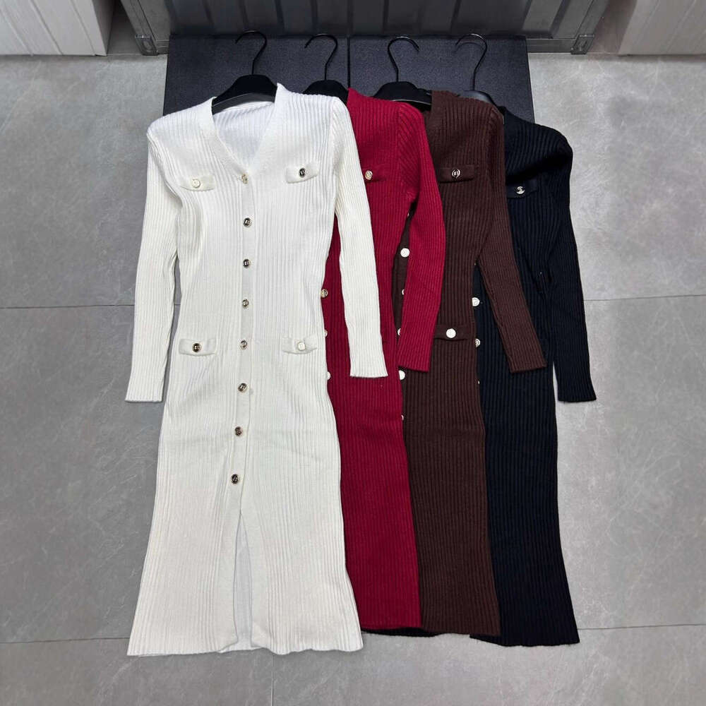 2026 Autumn/Winter New Women's A1 High end Light Luxury Social Goddess a1 Style Medium length Single breasted Knitted Dress