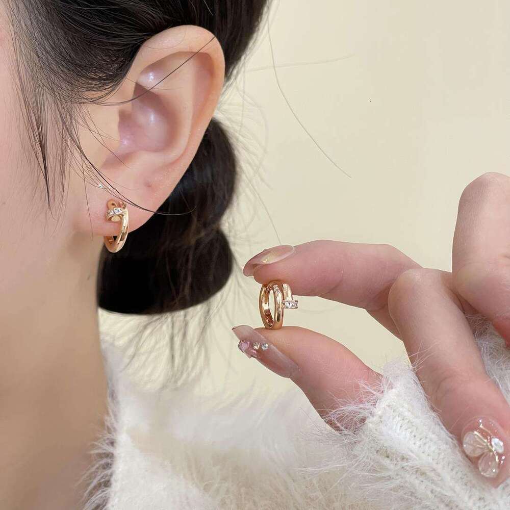 Earrings For Women Minimalist Polished Style Jewelry Sparkling CZ Inlaid Huggie Earrings for Office Wear Womens Jewelry