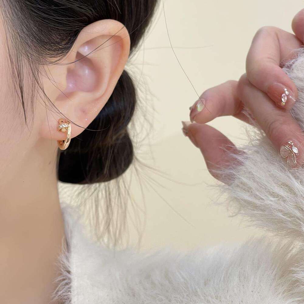 Earrings For Women Minimalist Polished Style Jewelry Sparkling CZ Inlaid Huggie Earrings for Office Wear Womens Jewelry