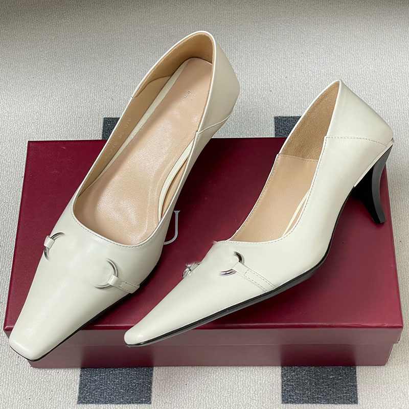 Womens Vittoria pump designer spring summer sandals luxury womens letter sandals cone shaped leather covered heel embroidered with metallic plate sandals