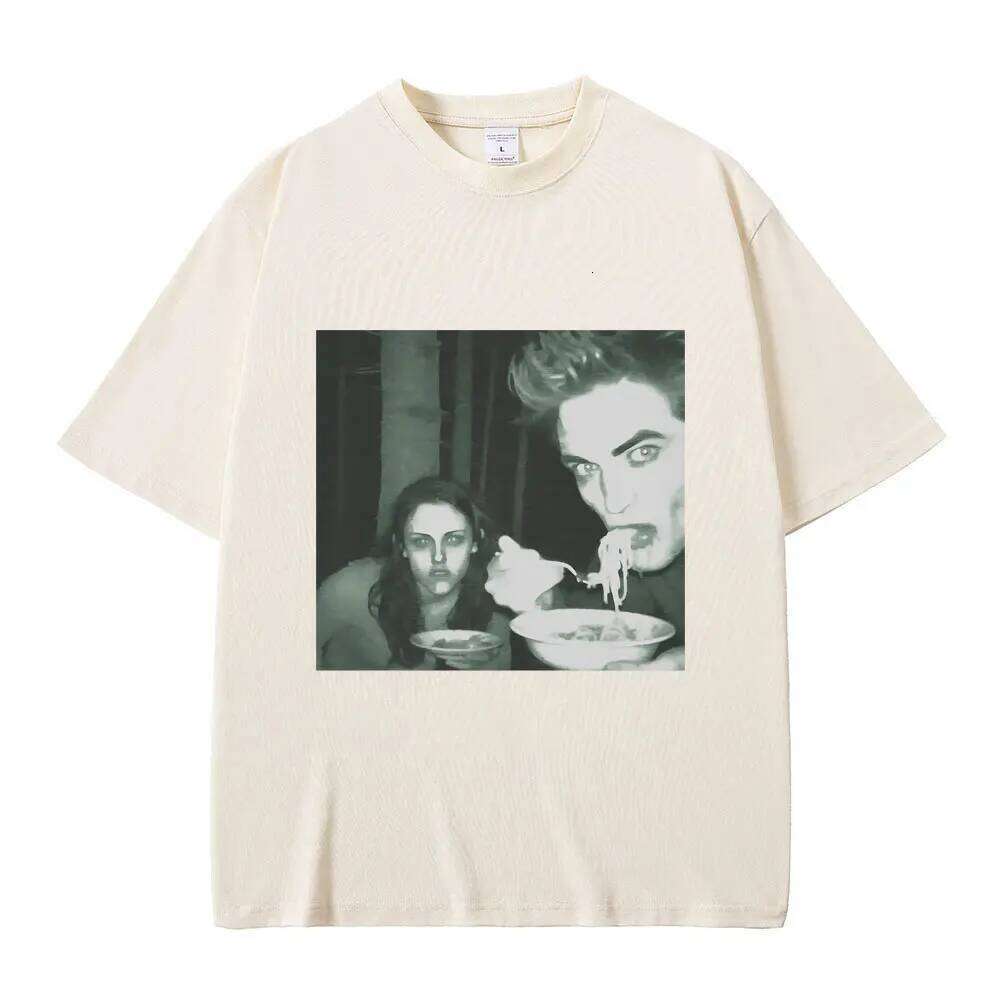 Funny Twilight Edward and Bella Eating Noodles in The Forest Tshirt Robert Pattinson Meme T-shirt Men Vintage Oversized T Shirts C260228 - view 6