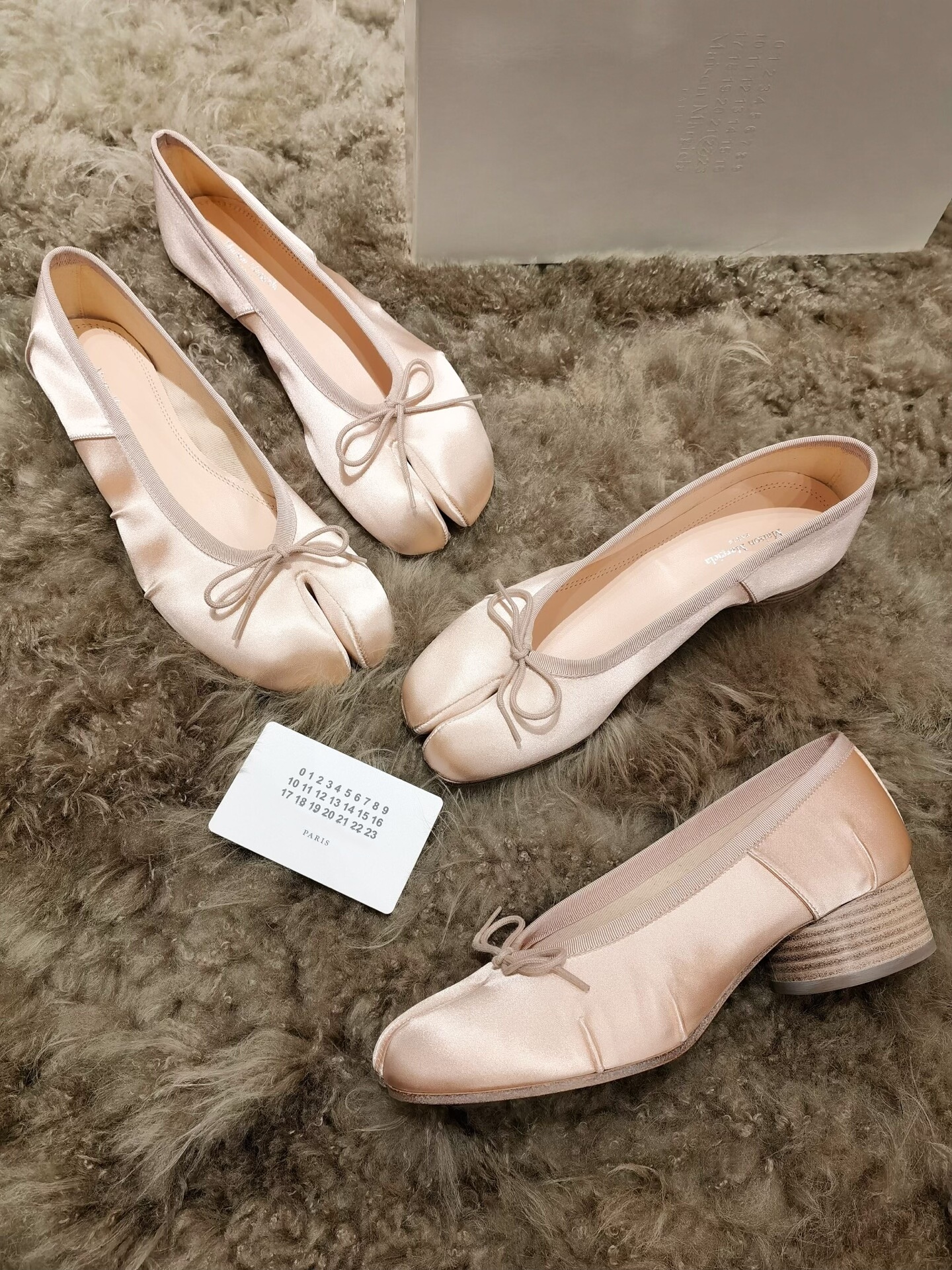 top Womens Luxury brand mm6 Ballet Flat maison tabi Designer Mary Jane Dress Scuffs Loafer ballerina Casual Shoe Black White Leather Sliver Chunky Heel Walk shoes