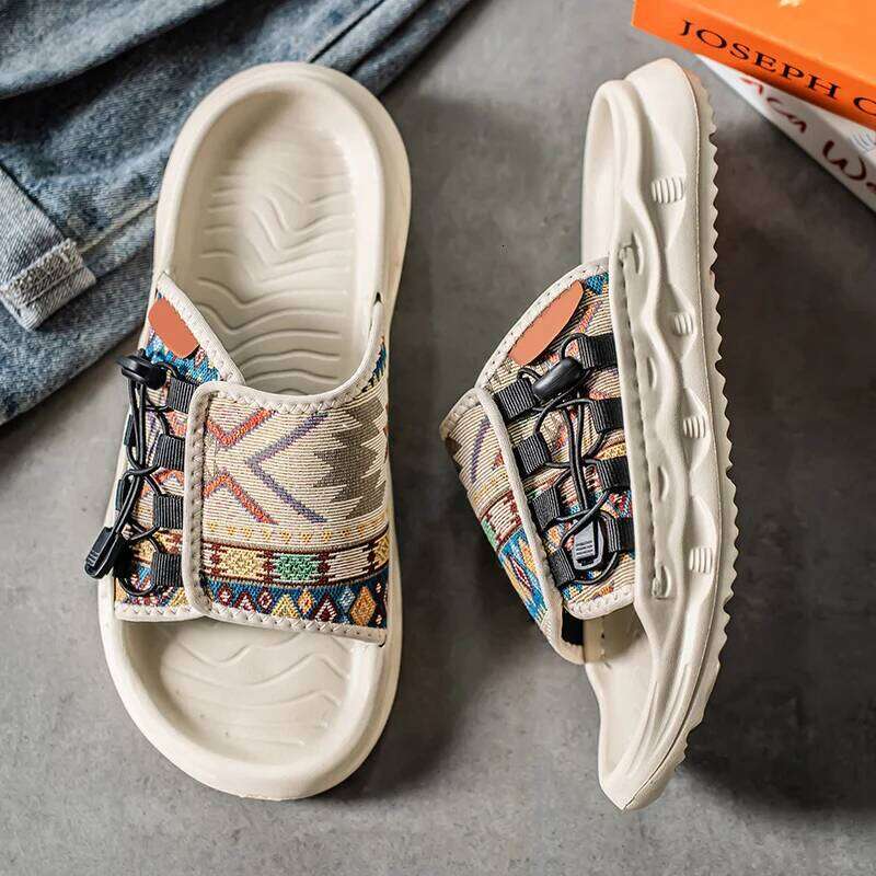 Men's high-quality casual slippers summer new breathable outdoor soft-sole non-slip beach shoes fashion youth Joker tide sandals