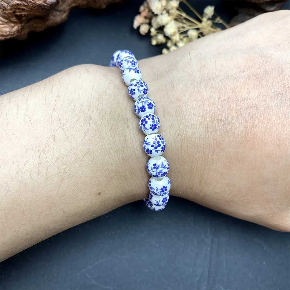 Fashionable blue and white porcelain ceramic bead bracelet handmade elastic rope bracelet holiday gift H260228