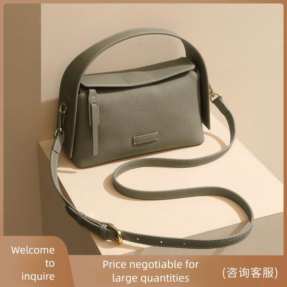 Luxury Shoulder Bags Totes Hobo New Top Layer Cowhide Pillow Retro Commuter Soft Leather Ear Hanging Eaves Bag Fashion Versatile Casual Style Handbag 