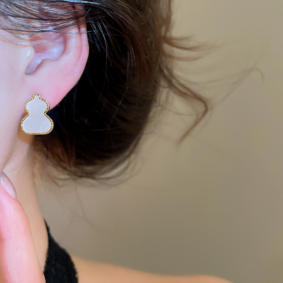 14K real gold plated silver needle gourd-shaped mother-of-pearl earrings, new Chinese style, simple and versatile, light luxury niche earrings for wom - view 3