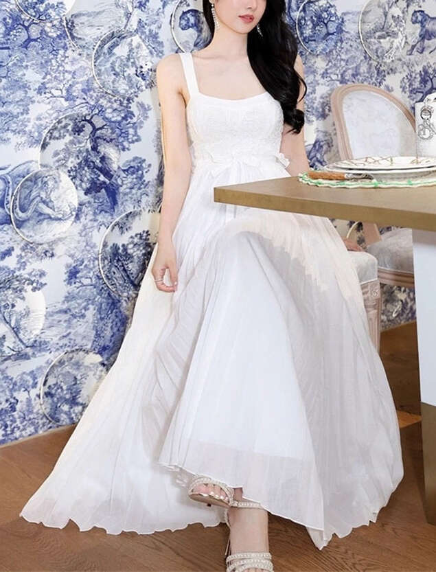 2026 summer A1 new designer fashionable women's sexy suspender fairy like white moonlight flowing long skirt