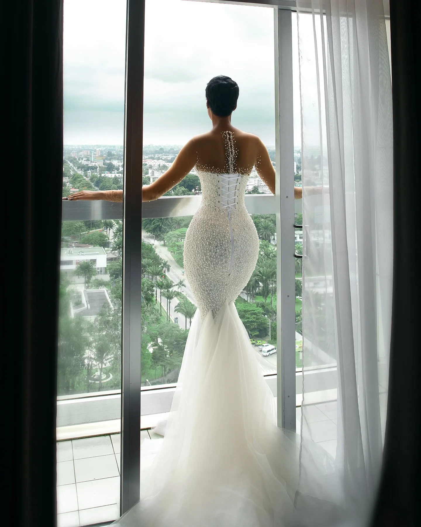 2026 Sexy Mermaid Wedding Dresses Jewel Neck Illusion Sweep Train Corset Back Silver Crystal Beading Plus Size Formal Cheap Bridal Dress Long Sleeves