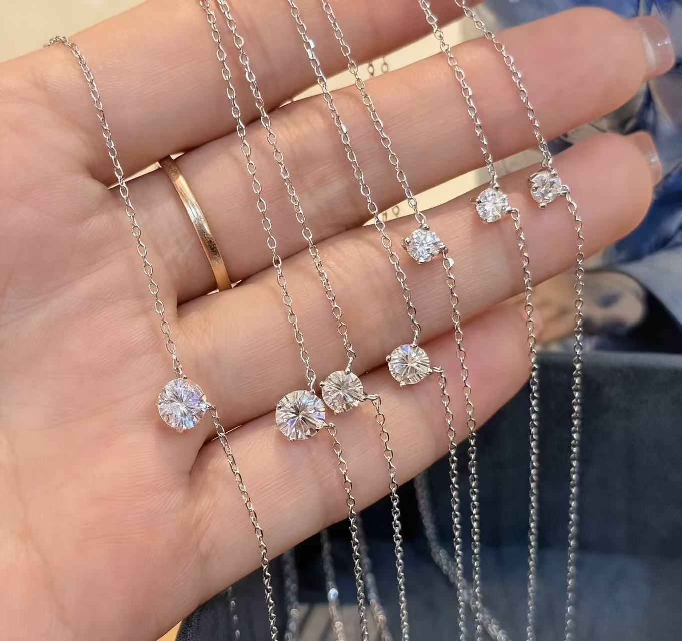 Rulalei Handmade Solitaire Round Lab Moissanite Diamond Simple Fashion Jewelry 925 Sterling Silver Party Elegant Eternity Clavicle Lady Circle Pendant