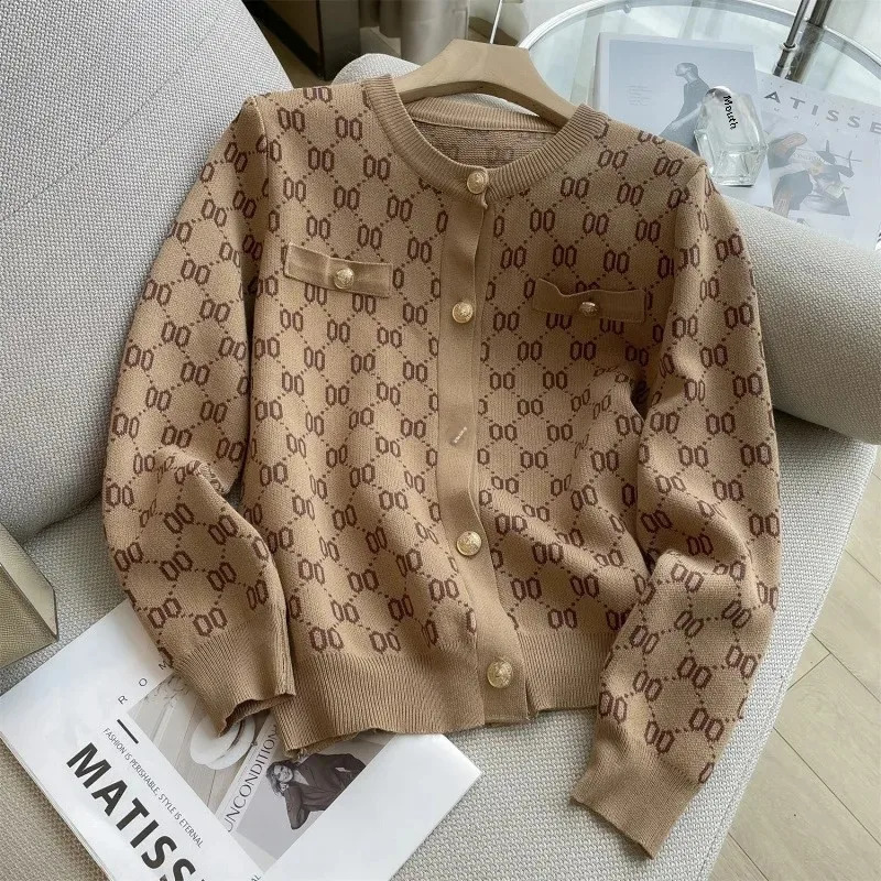 Tweed Style Metal Buckle Letter Jacquard Knitted Cardigan Jacket AutumnWinter Round Neck Single-Breasted Stylish Sweater Tr 260227