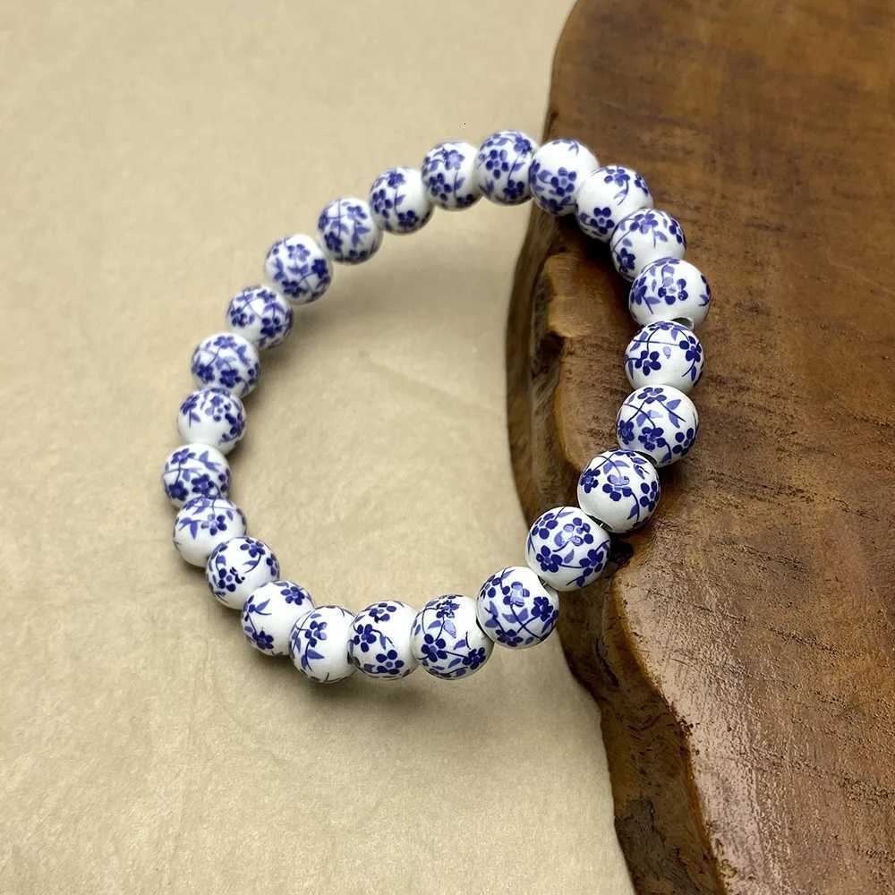 Fashionable blue and white porcelain ceramic bead bracelet handmade elastic rope bracelet holiday gift H260228