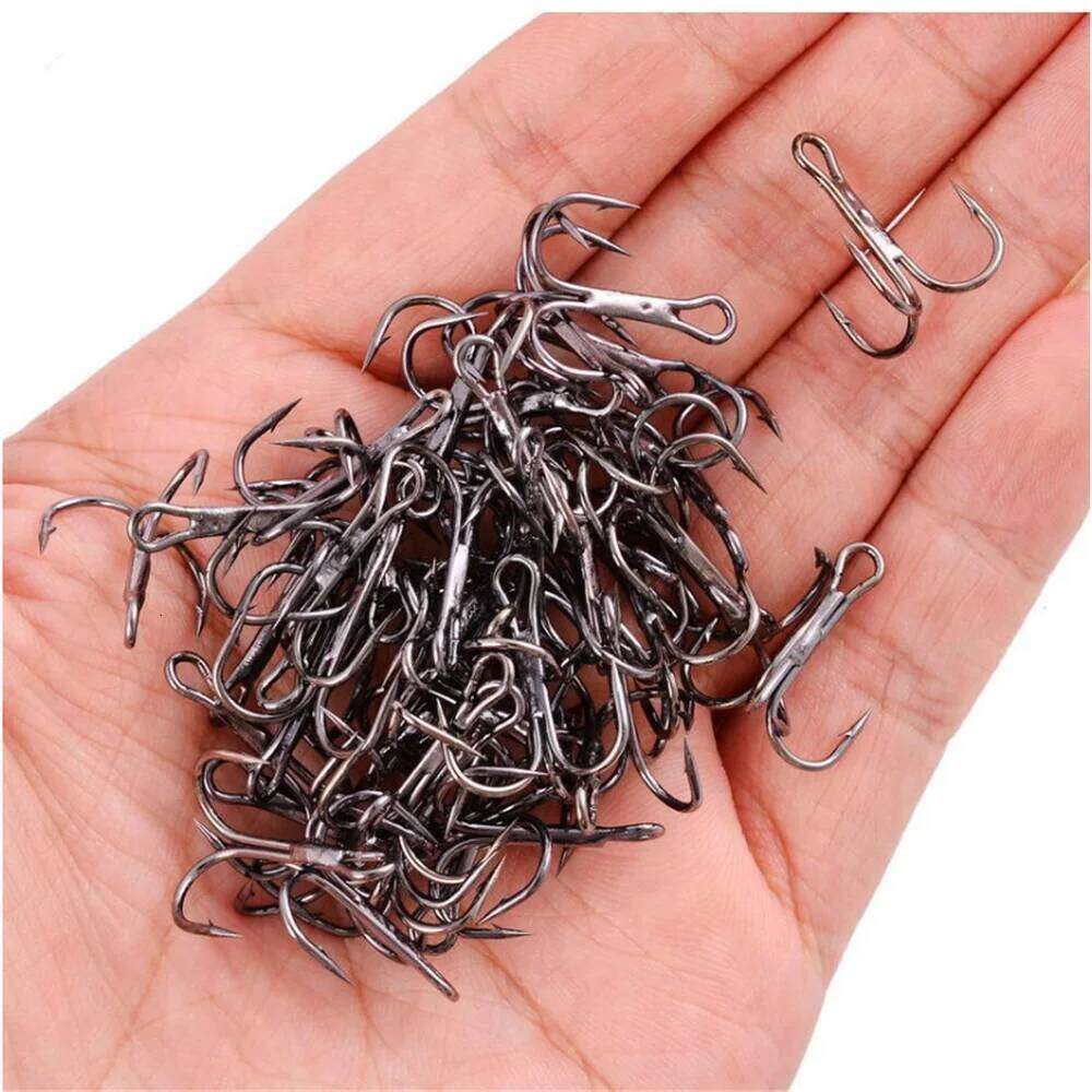 50pcs/lot Sharp Overturned High Carbon Steel Treble Barbed Round Bend For Bass Triple Hook Fishing Accessories Z260228