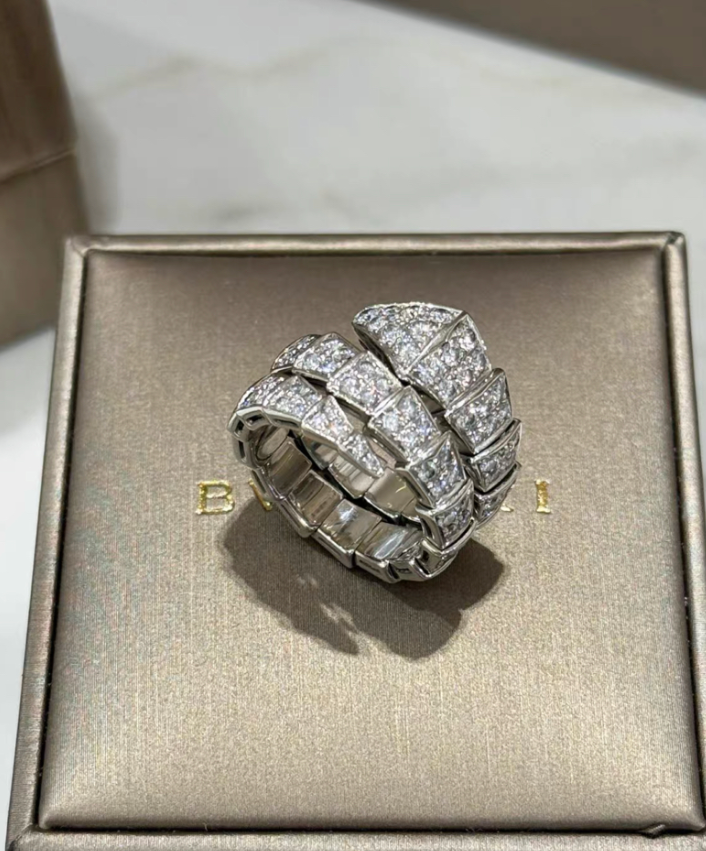 Designer ring men and women ring snake head luxurious classic fashion wedding birthday Valentine Day gift original box Third Ring Road AAA