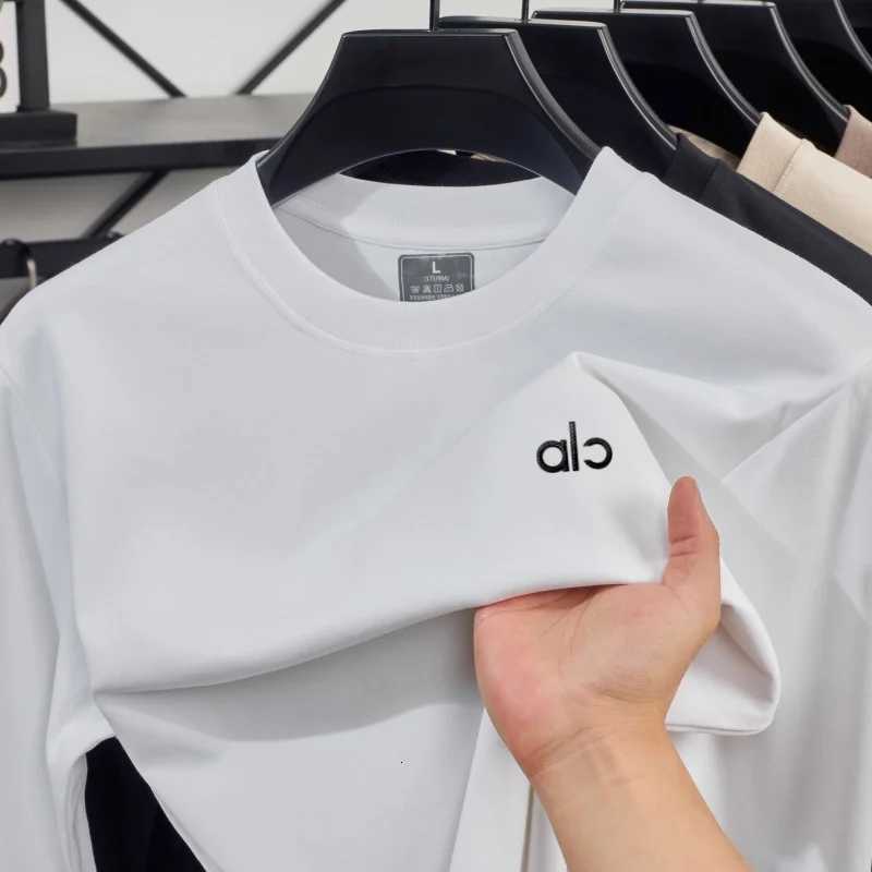 High-End Men's Fashion T-Shirt Exquisite Letter Badge Zipper Decor Comfort Casual Long Sleeve TopT260228