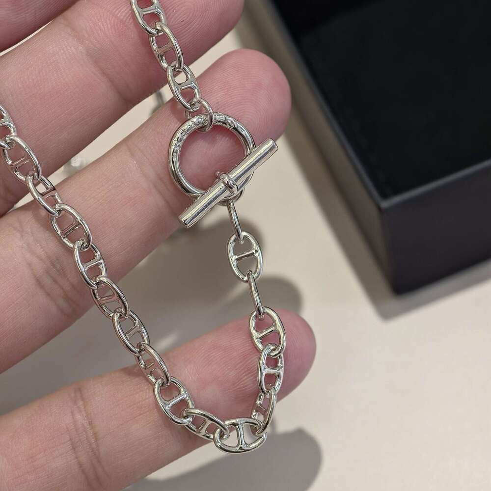 Pig Nose OT Clip Necklace Stylish and Unique Jewelry Simple and Versatile Sweater Chain Unisex Accessory