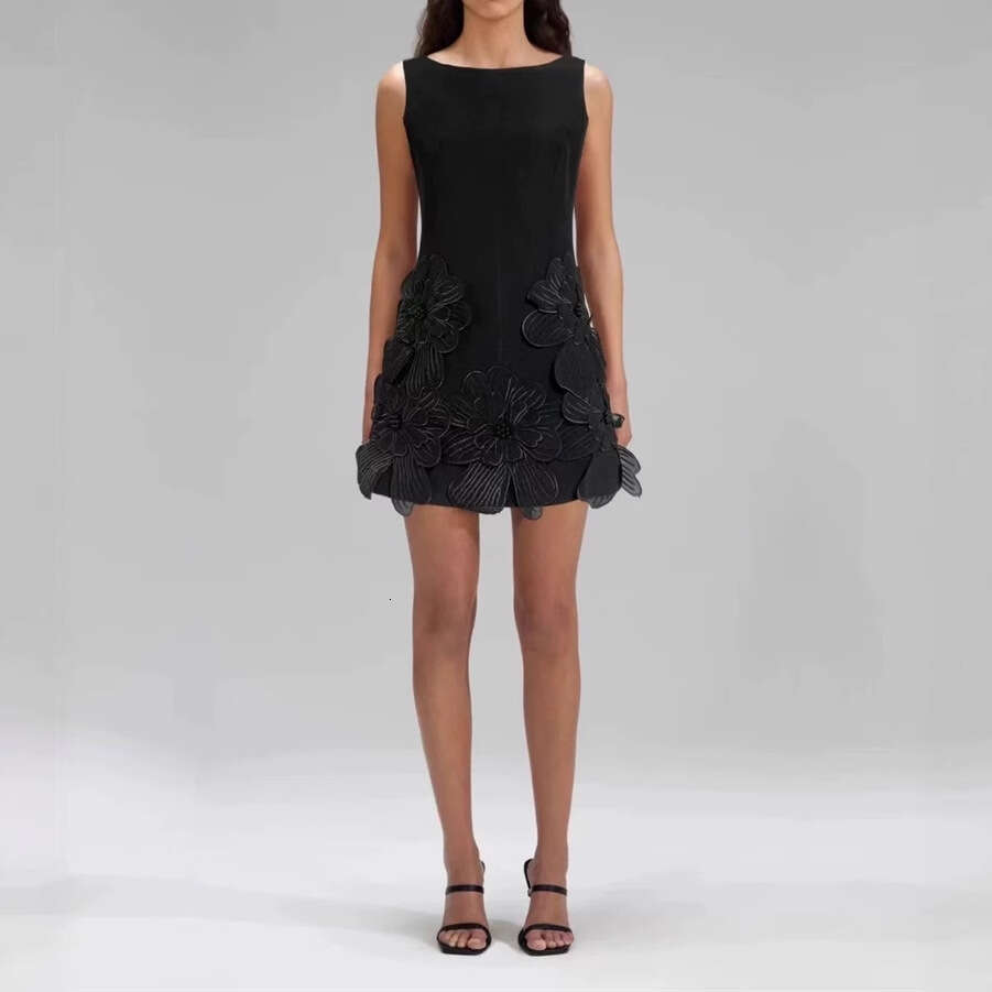 Summer 2026 European and American niche design elegant a3 lady sleeveless solid color slim fit short skirt with 3D floral details