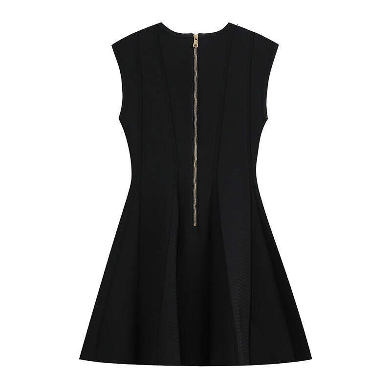 High end French romantic elegant social V-neck metal buckle slim fit fashionable a2 knitted sleeveless dress 2026