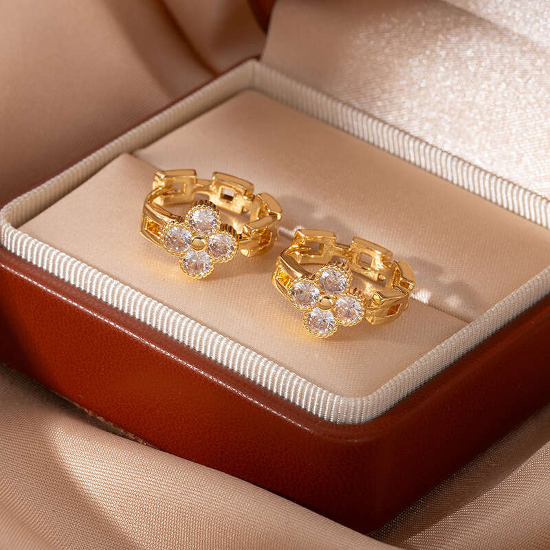 Four-leaf Clover Zirconia Korean Sweet Fresh Floral Earrings With Light Luxury And High-end