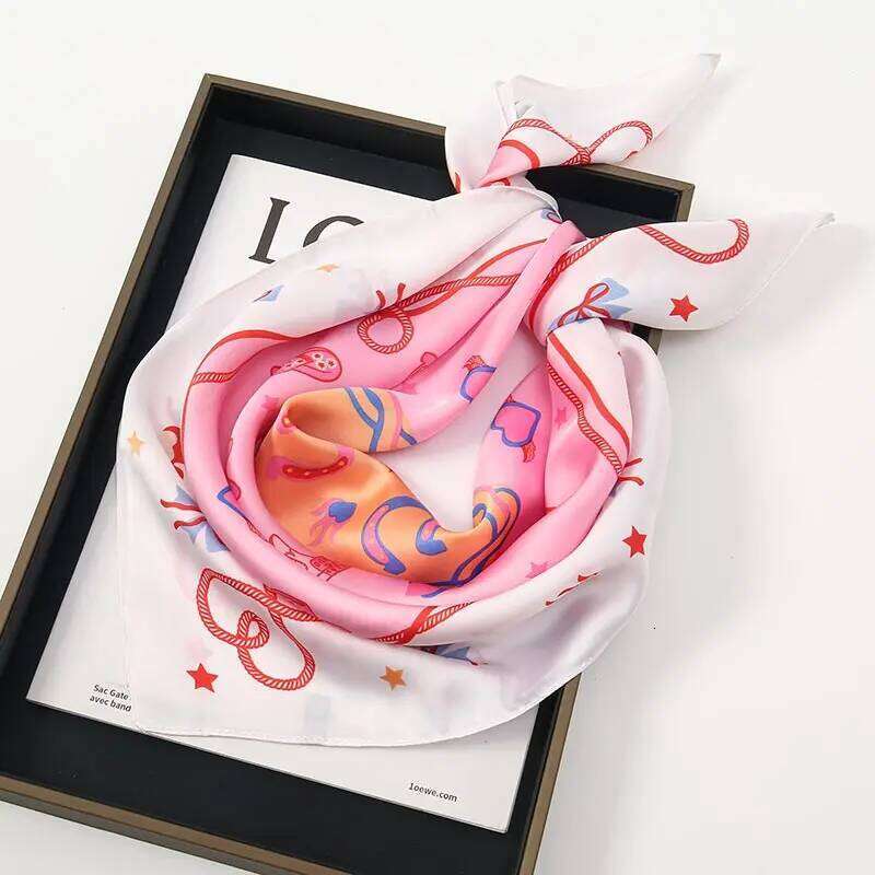 2025 New Fashion 70x70cm Women's Scarf Seda Paisley Printing Cachecol Square Decorative Pescoco Luxa Banda Design Z260226