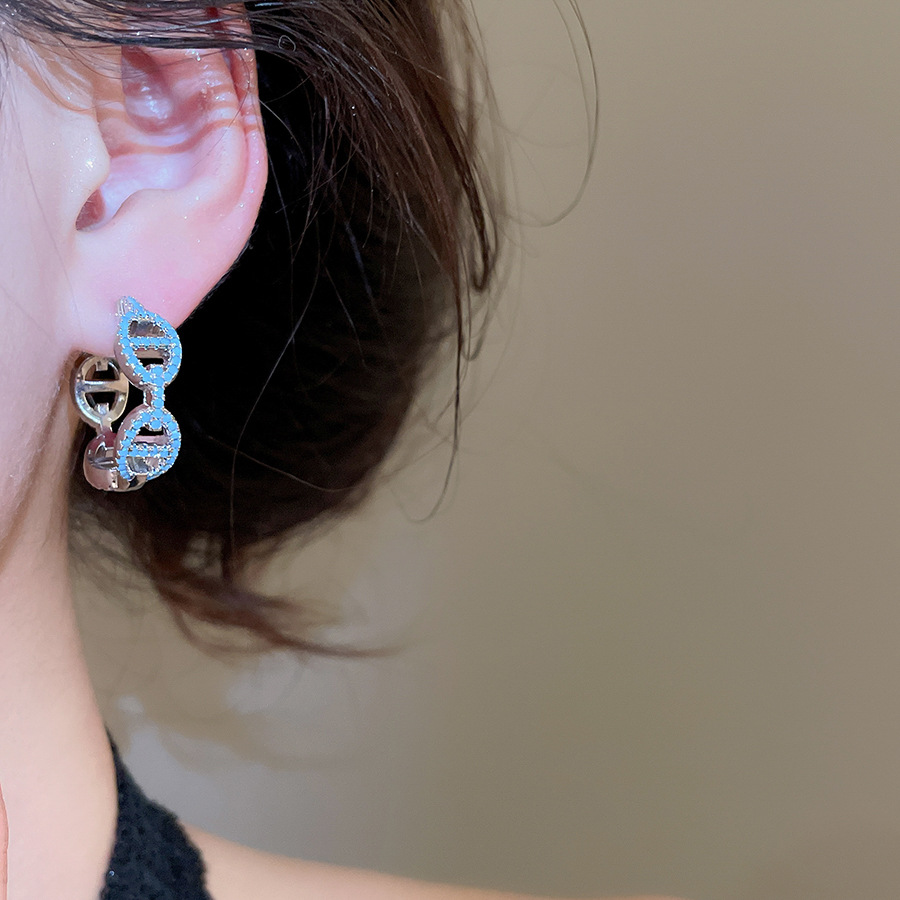 Korean-style ins round cross pearl earrings, simple unique, versatile elegant, with a light luxury and high-end feel - view 4