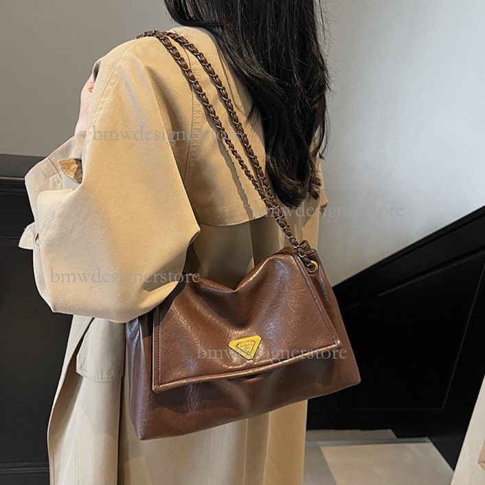 2026 Retro Luxury Women's Shoulder Bag Fashionable And Simple PU Large Capacity New Shoulder Underarm Bag Chain Strip Flip Cover Commuter Versati