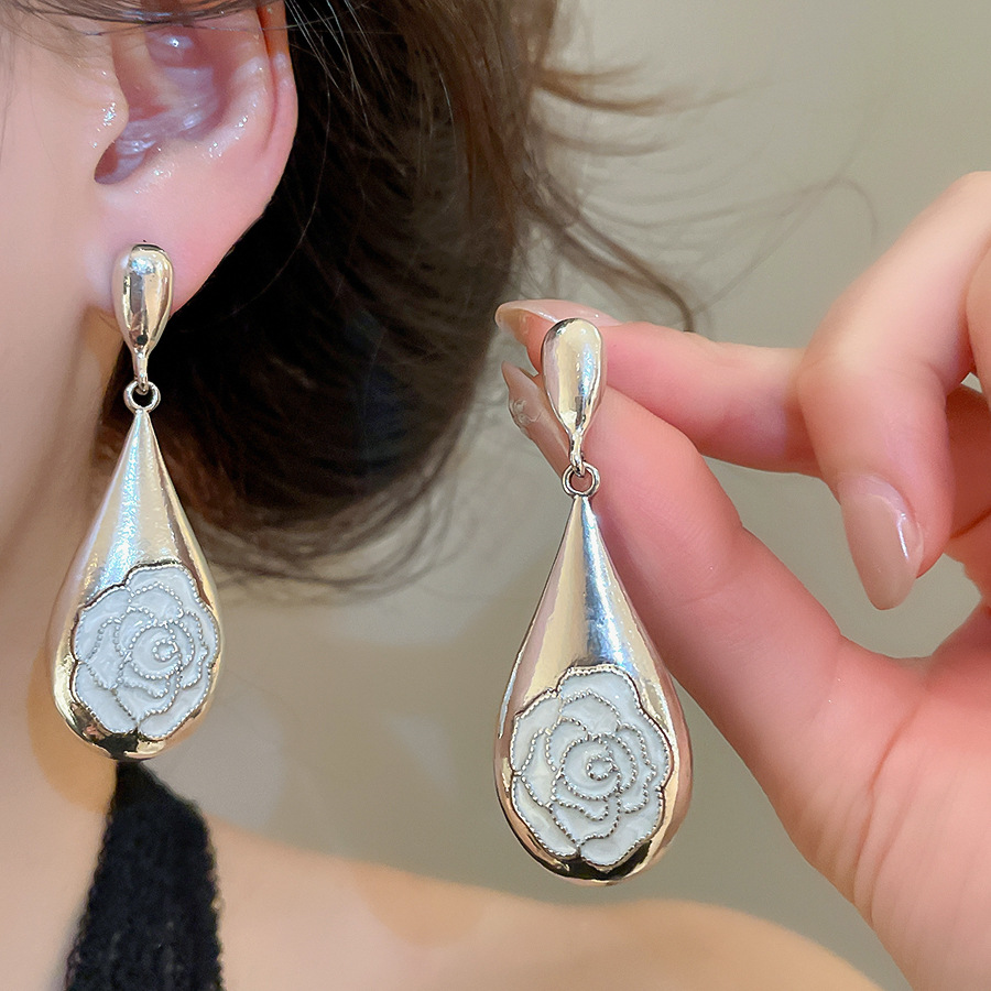 Silver needle oil-drip flower drop earrings, unique sweet, elegant earrings with a light luxury and high-end feel, niche design - view 3