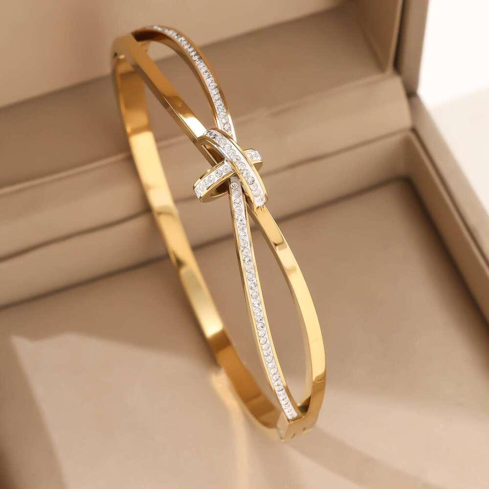 Stainless Bracelet Titanium Steel Gold Plated Fashion European American Style Nail 1 Design Non Fading for Daily Wear Gift High Quality Texture