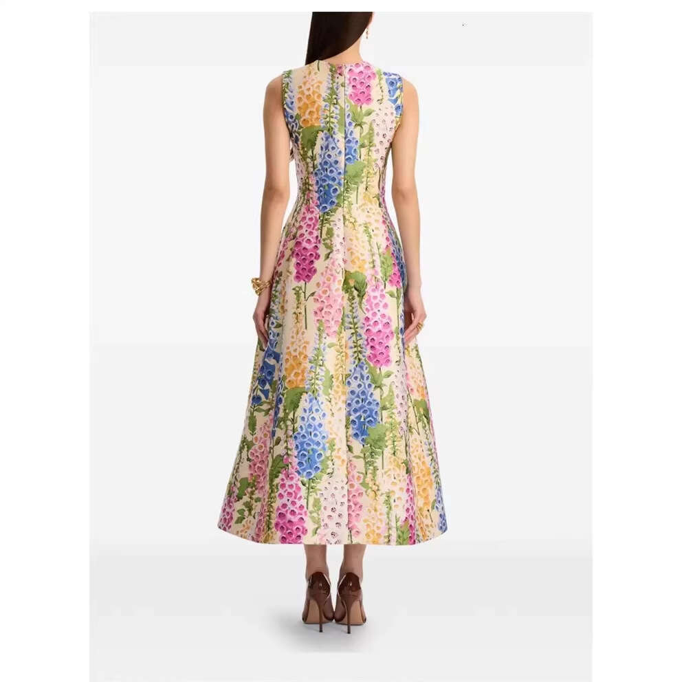 2026 Spring/Summer a2 New Women's European and American Minority Designer Printed Sleeveless Elegant Long Skirt