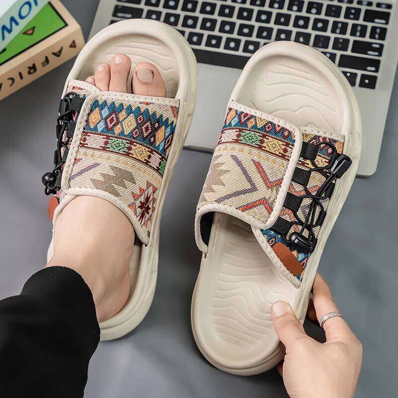 Men's high-quality casual slippers summer new breathable outdoor soft-sole non-slip beach shoes fashion youth Joker tide sandals