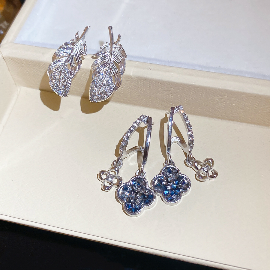 Silver needle with crushed diamonds, feathers, flowers, exquisite fashionable niche design earrings, light luxury and high-end beautiful earrings - view 8